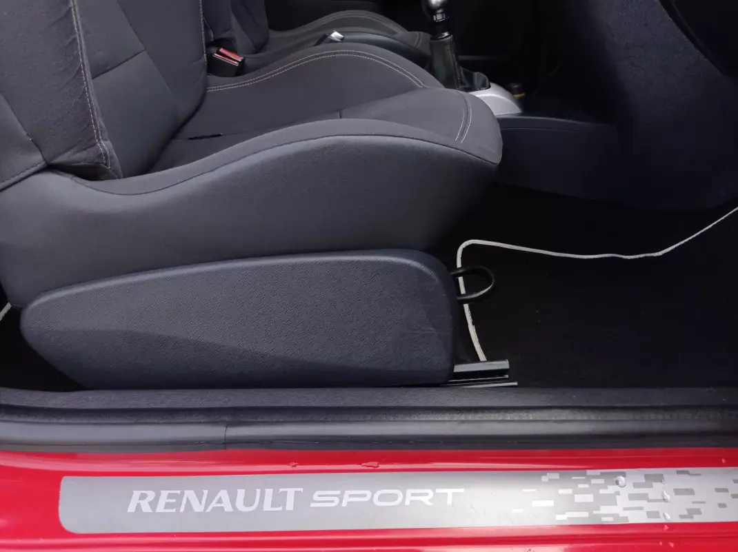 Renault Twingo 2009 - 11700 EUR, 145500 km - AUTO.MOTO.pt - 145500km - foto 14 de 15