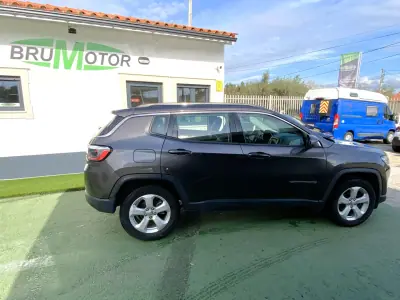 Jeep Compass 2017 - 16500 EUR, 93763 km - AUTO.MOTO.pt - 93763km - foto 5 de 14