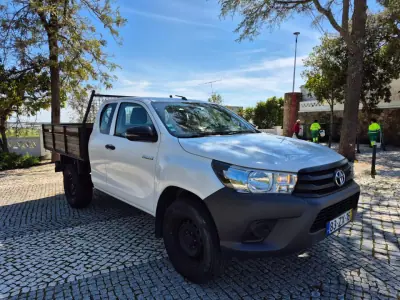 Toyota HILUX 2.4 D-4D 4WD CE CH 3L 2020 - 21750 EUR, 215046 km - AUTO.MOTO.pt - 215046km - foto 18 de 20