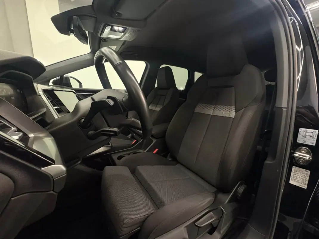 Audi Q4 e-tron 2021 - 25500 EUR, 157000 km - AUTO.MOTO.pt - 157000km - foto 15 de 18