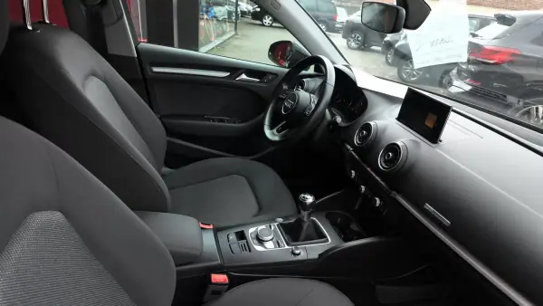 Audi A3 Limousine 2017 - 20500 EUR, 61500 km - AUTO.MOTO.pt - 61500km - foto 21 de 21