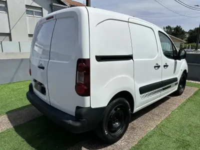 Peugeot PARTNER 1.6 HDI L2 2015 - 6500 EUR, 120000 km - AUTO.MOTO.pt - 120000km - foto 8 de 52