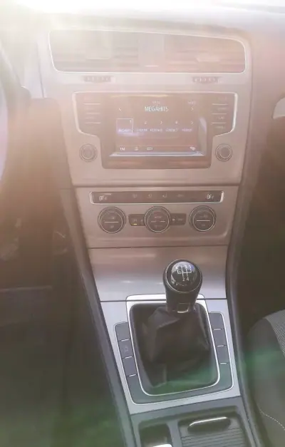 Volkswagen Golf 2013 - 11000 EUR, 240000 km - AUTO.MOTO.pt - 240000km - foto 10 de 21