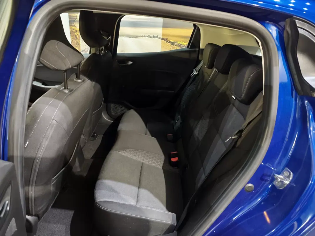 Renault Clio 2021 - 13350 EUR, 87000 km - AUTO.MOTO.pt - 87000km - foto 19 de 25