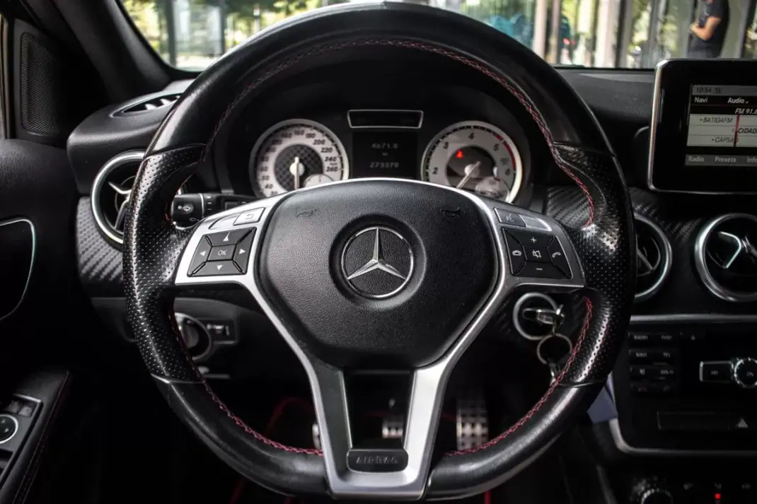 Mercedes-Benz A 180 2013 - 14990 EUR, 273379 km - 273379km - foto 13 de 36