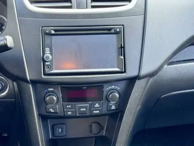 Suzuki Swift 2015 - 8990 EUR, 178000 km - AUTO.MOTO.pt - 178000km - foto 19 de 28