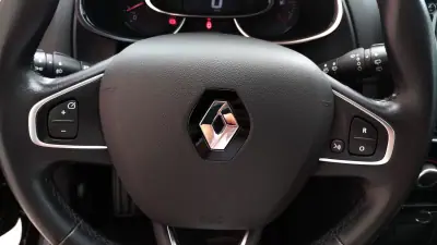 Renault Clio 2017 - 9950 EUR, 77000 km - 77000km - foto 30 de 35