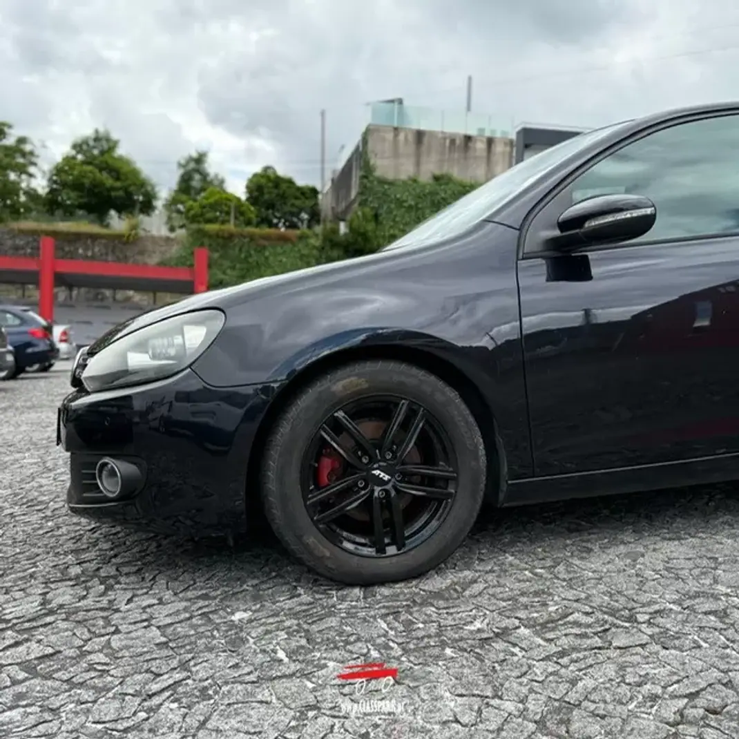 Volkswagen Golf 2011 - 9500 EUR, 188000 km - AUTO.MOTO.pt - 188000km - foto 13 de 18