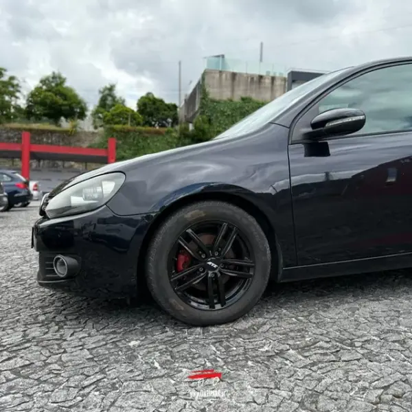 Volkswagen Golf 2011 - 9500 EUR, 188000 km - AUTO.MOTO.pt - 188000km - foto 13 de 18