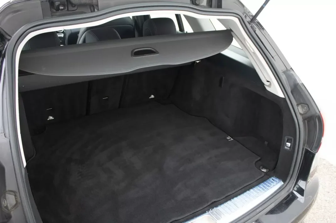 Mercedes-Benz C 220 2017 - 22750 EUR, 192000 km - AUTO.MOTO.pt - 192000km - foto 21 de 40
