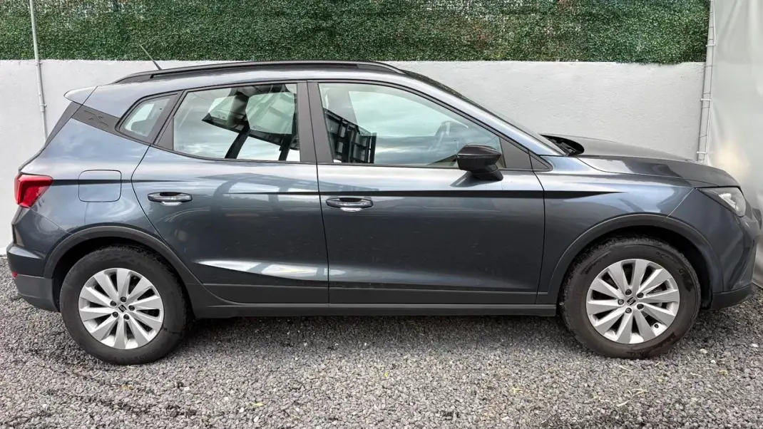 SEAT Arona 2023 - 13400 EUR, 73000 km - AUTO.MOTO.pt - 73000km - foto 7 de 12