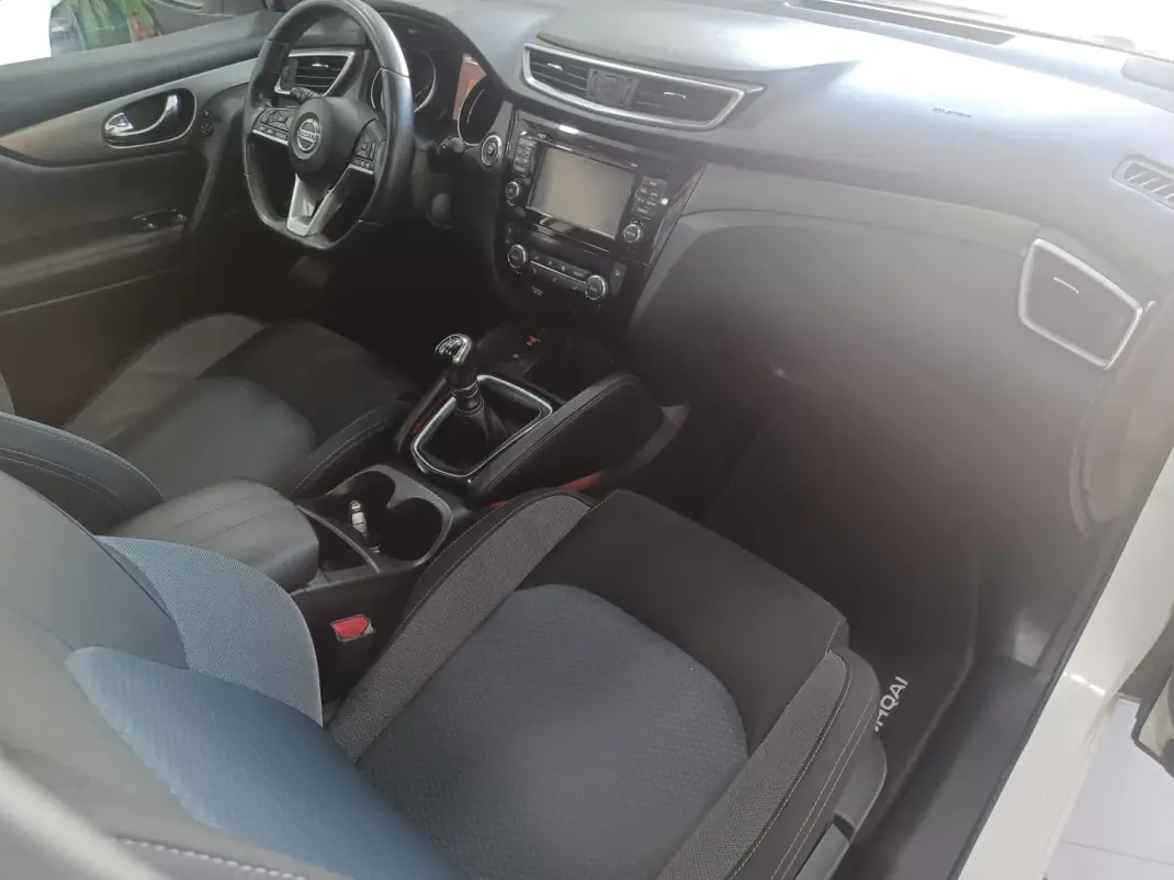 Nissan Qashqai 2018 - 17900 EUR, 54008 km - 54008km - foto 25 de 39