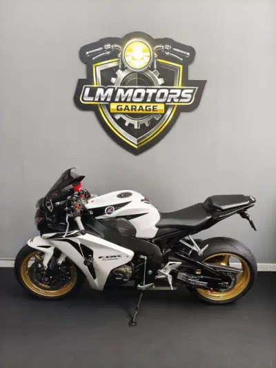 Honda CBR 1000RR 2009 - 7990 EUR, 46000 km - AUTO.MOTO.pt - 46000km - foto 12 de 32