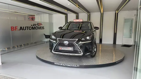 Lexus NX 300h 2018 - 31900 EUR, 78634 km - AUTO.MOTO.pt - 78634km - foto 12 de 65