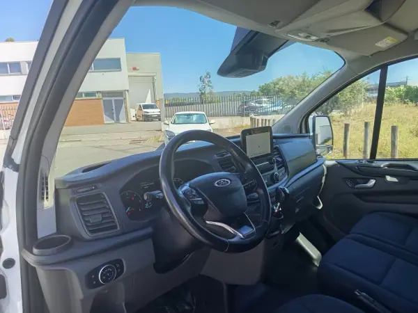 Ford Transit Custom 2019 - 17490 EUR, 136130 km - AUTO.MOTO.pt - 136130km - foto 13 de 18