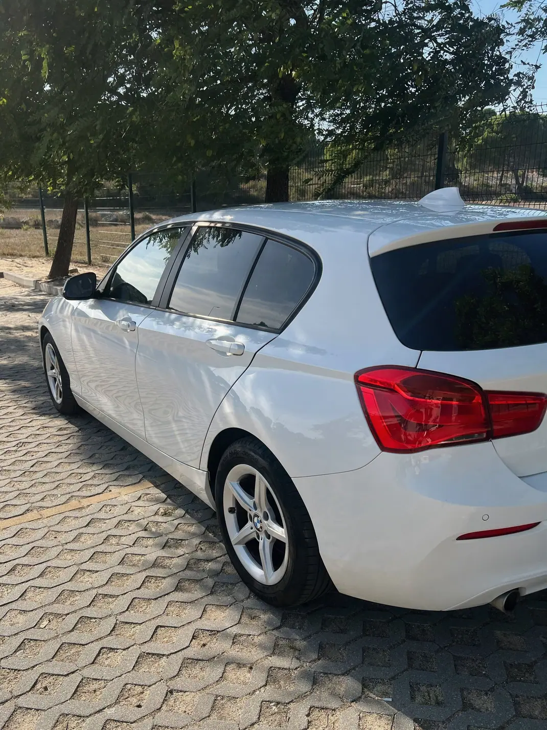 BMW 1 Series 2016 - 14800 EUR, 142000 km - 142000km - foto 5 de 14