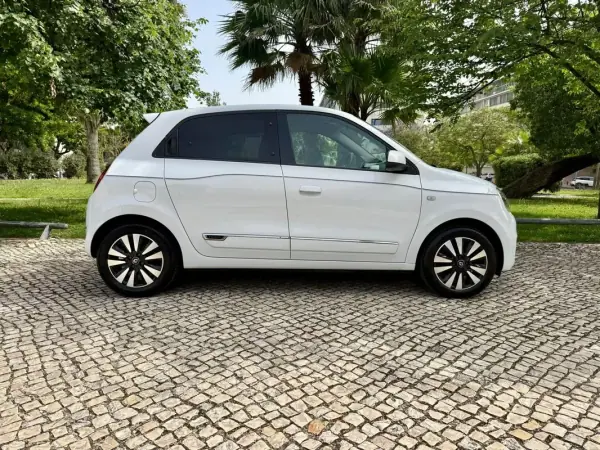 Renault Twingo 2021 - 9390 EUR, 158900 km - AUTO.MOTO.pt - 158900km - foto 9 de 33