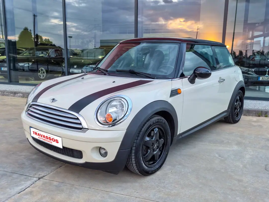 MINI Cooper 2010 - 8700 EUR, 186407 km - AUTO.MOTO.pt - 186407km - foto 1 de 6