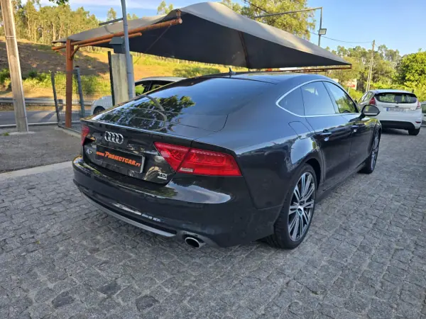 Audi A7 Sportback 2012 - 18900 EUR, 290000 km - AUTO.MOTO.pt - 290000km - foto 2 de 28