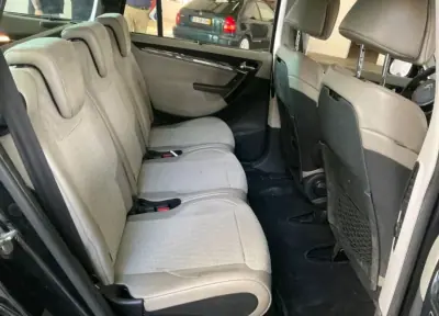 Citroën C4 Grand Picasso 2011 - 5900 EUR, 247000 km - AUTO.MOTO.pt - 247000km - foto 4 de 8
