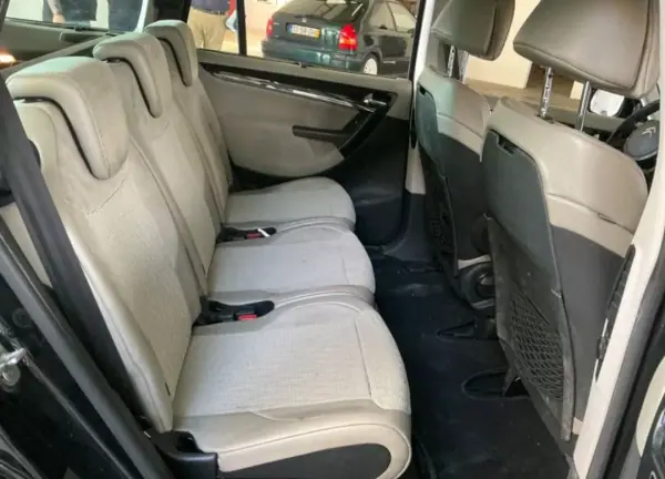 Citroën C4 Grand Picasso 2011 - 5900 EUR, 247000 km - AUTO.MOTO.pt - 247000km - foto 4 de 8