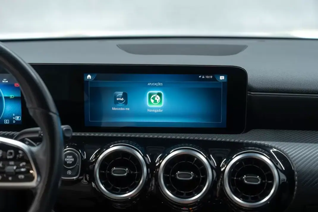 Mercedes-Benz CLA 180 2023 - 29950 EUR, 70000 km - AUTO.MOTO.pt - 70000km - foto 28 de 43