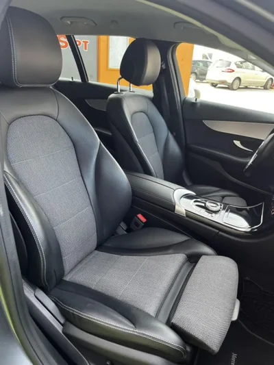 Mercedes-Benz C 300 2020 - 34900 EUR, 159000 km - AUTO.MOTO.pt - 159000km - foto 19 de 27