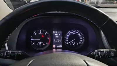 Hyundai Tucson 2018 - 14900 EUR, 297625 km - AUTO.MOTO.pt - 297625km - foto 10 de 17