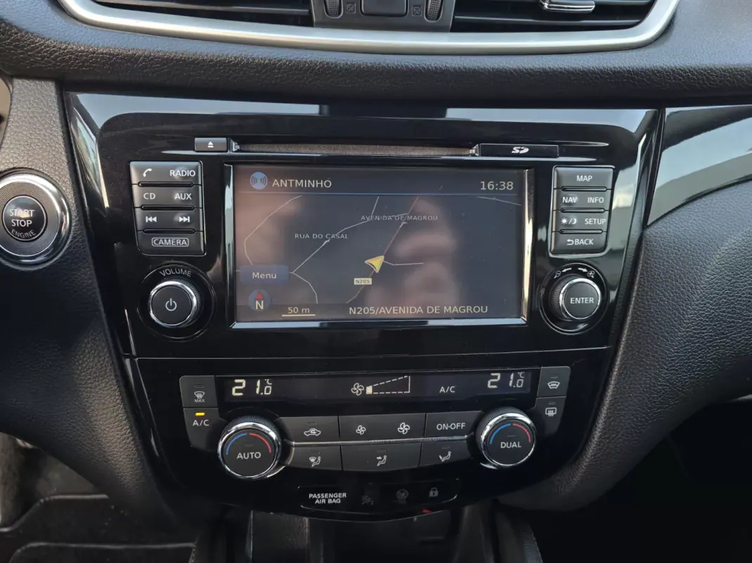 Nissan Qashqai 2015 - 13990 EUR, 146000 km - AUTO.MOTO.pt - 146000km - foto 35 de 40