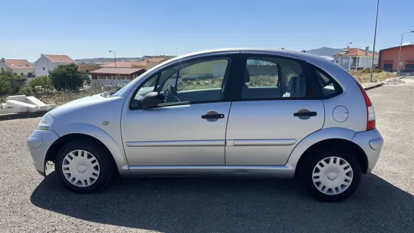 Citroën C3 2008 - 3650 EUR, 92000 km - AUTO.MOTO.pt - 92000km - foto 4 de 19