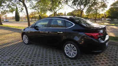 Opel Astra 2013 - 9800 EUR, 99000 km - 99000km - foto 3 de 16
