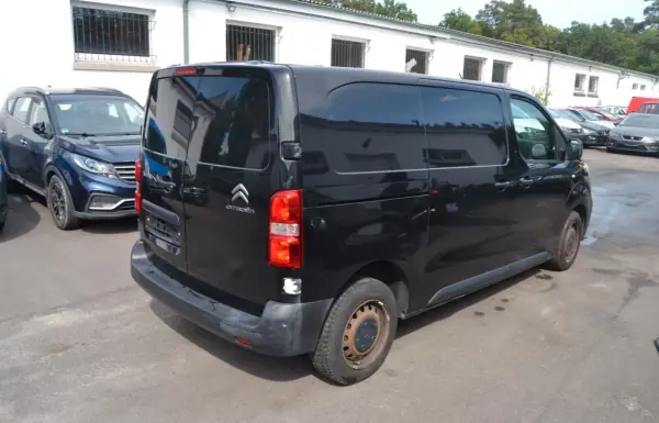 Citroën Jumpy 2015 - 9000 EUR, 159000 km - AUTO.MOTO.pt - 159000km - foto 6 de 11
