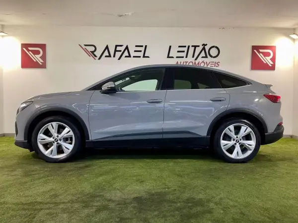 Audi Q4 e-tron 2023 - 29500 EUR, 69000 km - AUTO.MOTO.pt - 69000km - foto 10 de 35