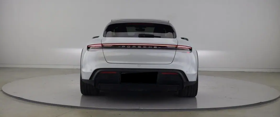 Porsche Taycan 2022 - 39833 EUR, 83000 km - 83000km - foto 2 de 8