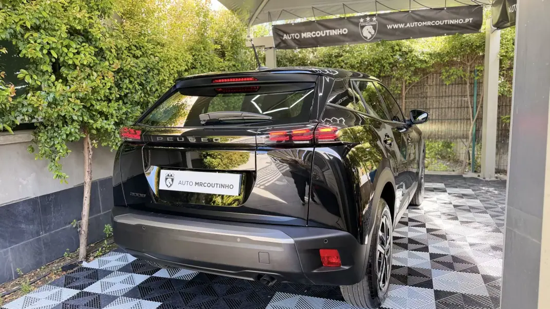 Peugeot 2008 2025 - 22500 EUR, 3357 km - AUTO.MOTO.pt - 3357km - foto 8 de 20