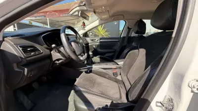 Renault Mégane 2016 - 8990 EUR, 208000 km - AUTO.MOTO.pt - 208000km - foto 25 de 27