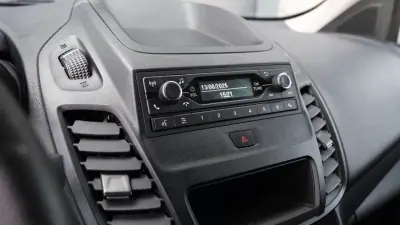 Ford Transit Connect 2022 - 18999 EUR, 62000 km - AUTO.MOTO.pt - 62000km - foto 13 de 19