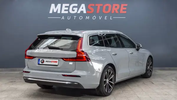 Volvo V60 2023 - 30900 EUR, 128000 km - AUTO.MOTO.pt - 128000km - foto 7 de 30