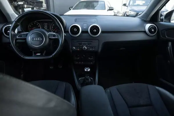 Audi A1 Sportback 2014 - 12999 EUR, 166122 km - AUTO.MOTO.pt - 166122km - foto 11 de 25