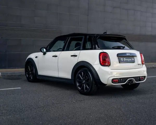 MINI Cooper 2015 - 19990 EUR, 135300 km - AUTO.MOTO.pt - 135300km - foto 41 de 54