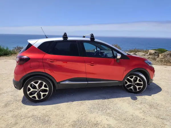 Renault Captur 2018 - 13500 EUR, 103000 km - 103000km - foto 4 de 5