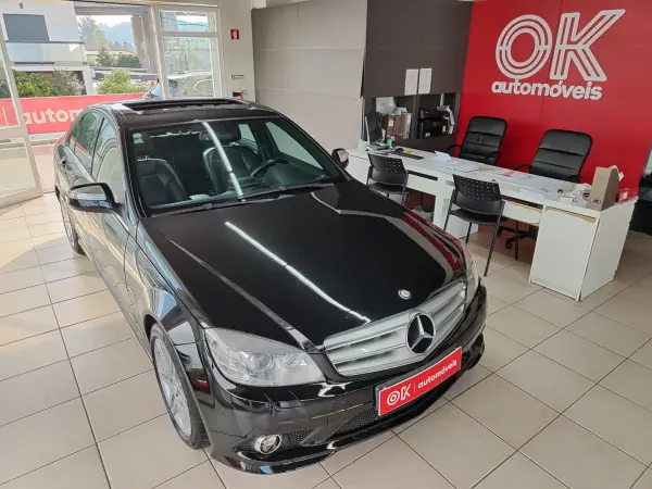 Mercedes-Benz C 220 CDi Avantgarde 2007 Diesel — 300 000 km Mercedes-Benz C 220 CDi Avantgarde 2007 Diesel