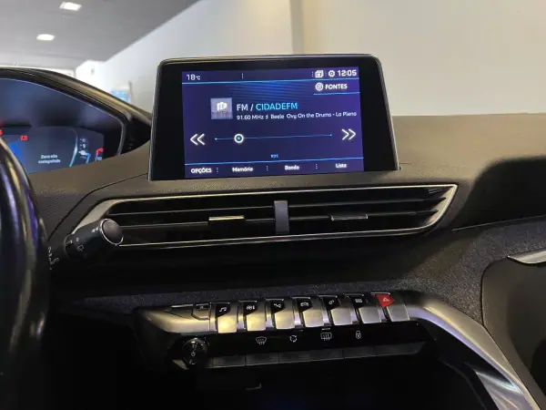 Peugeot 3008 2018 - 18490 EUR, 170000 km - AUTO.MOTO.pt - 170000km - foto 33 de 44