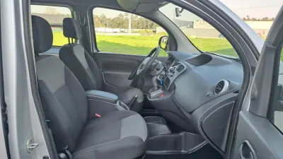 Renault 2019 - 19900 EUR, 100835 km - AUTO.MOTO.pt - 100835km - foto 10 de 28