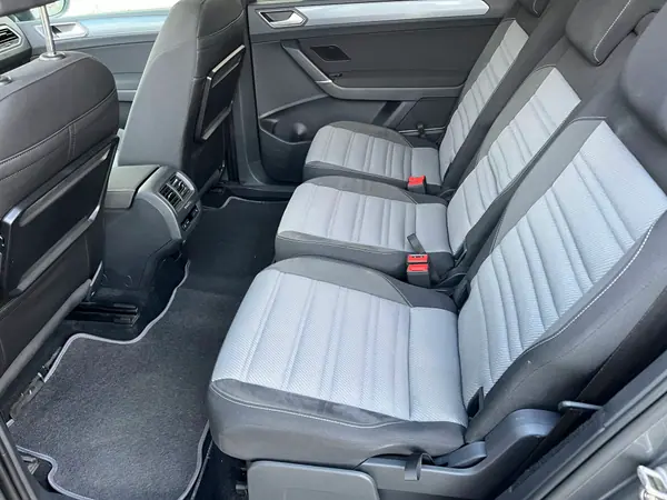 Volkswagen Touran 2017 - 19000 EUR, 135000 km - AUTO.MOTO.pt - 135000km - foto 4 de 18