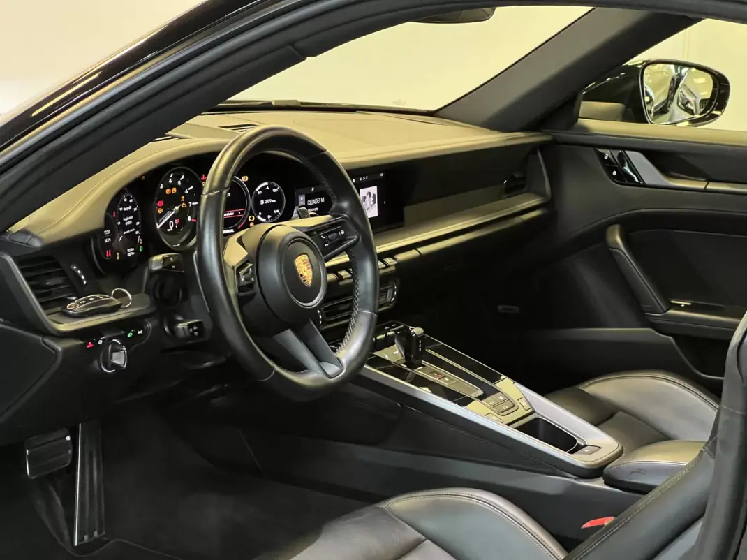 Porsche 992 2019 - 139990 EUR, 90000 km - AUTO.MOTO.pt - 90000km - foto 11 de 56