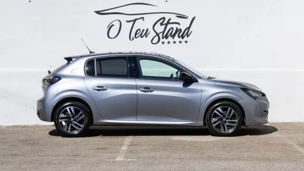 Peugeot 208 2023 - 16999 EUR, 96737 km - AUTO.MOTO.pt - 96737km - foto 6 de 34
