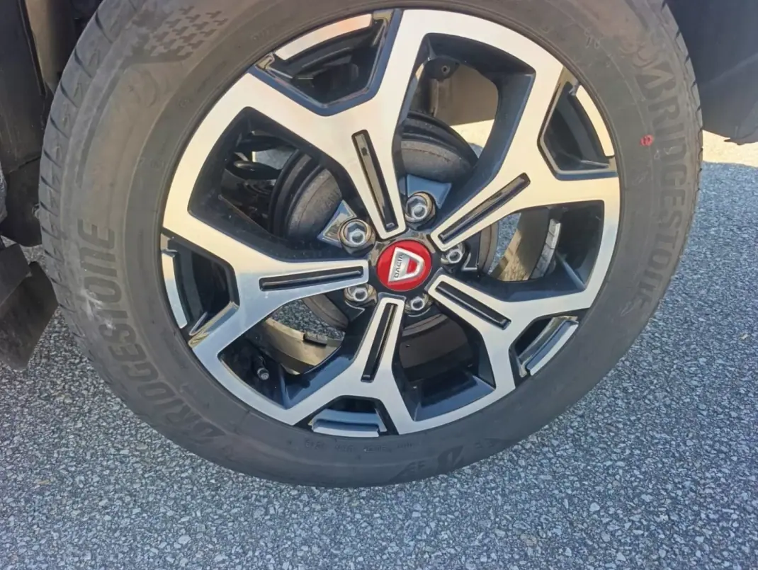Dacia Duster 2019 - 15900 EUR, 41000 km - 41000km - foto 6 de 26