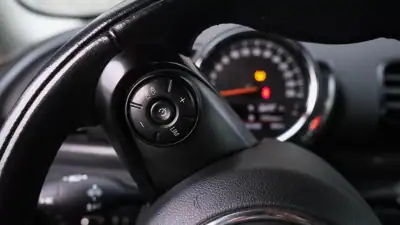 MINI Clubman 2019 - 14800 EUR, 267000 km - AUTO.MOTO.pt - 267000km - foto 20 de 23