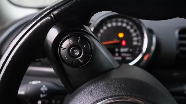 MINI Clubman 2019 - 14800 EUR, 267000 km - AUTO.MOTO.pt - 267000km - foto 20 de 23
